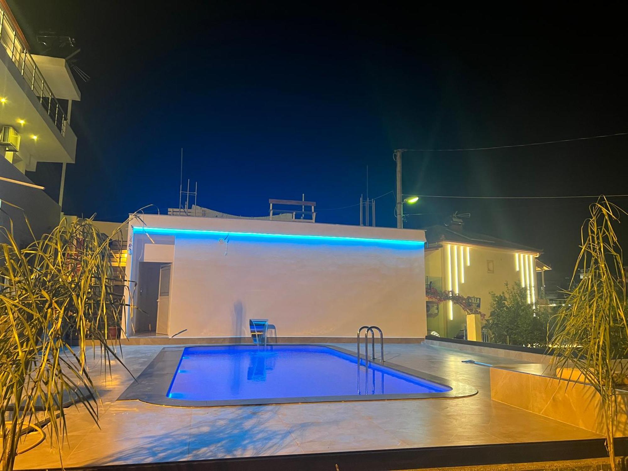 Villa Center Ксаміл Екстер'єр фото